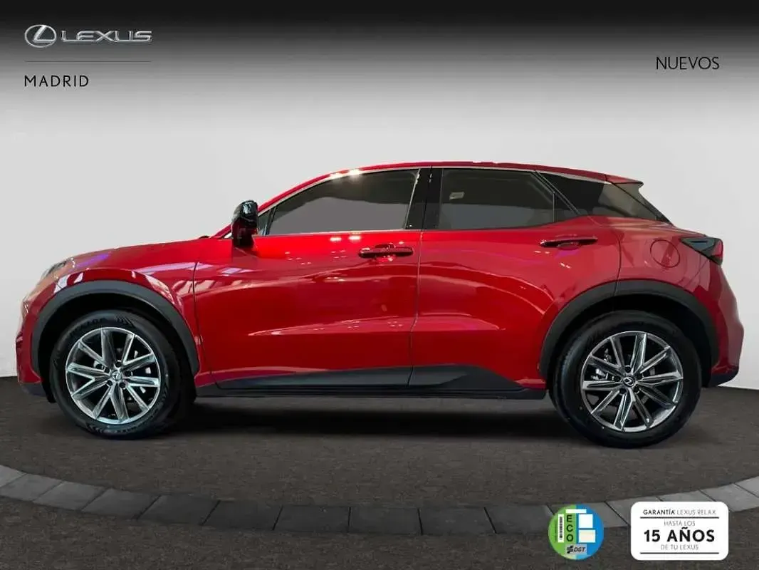 Nuevo Lexus LBX 136 CV (100 kW) 2026 Rojo SUV