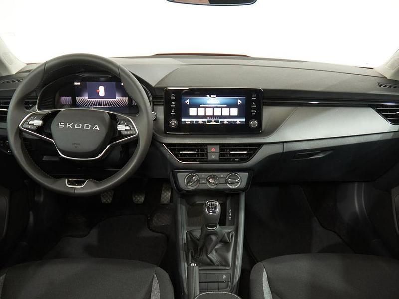 Usado Skoda Kamiq Essence 95 CV (69 kW) 2025 Rojo SUV