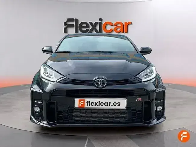 Usado Toyota Yaris 261 CV (191 kW) 2021 Negro Utilitario