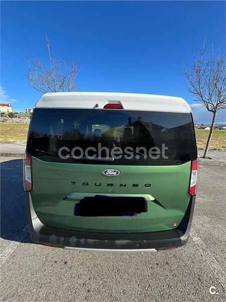 Usado Ford Tourneo Courier Active 125 CV (91 kW) 2024 Verde Monovolumen