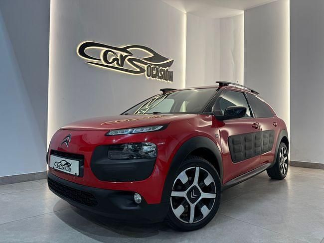 Usado Citroën C4 Cactus Feel 110 CV (80 kW) 2015 Rojo Utilitario