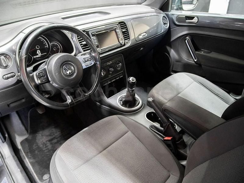 Usado VW Beetle Edition 105 CV (77 kW) 2014 Gris / plata Utilitario