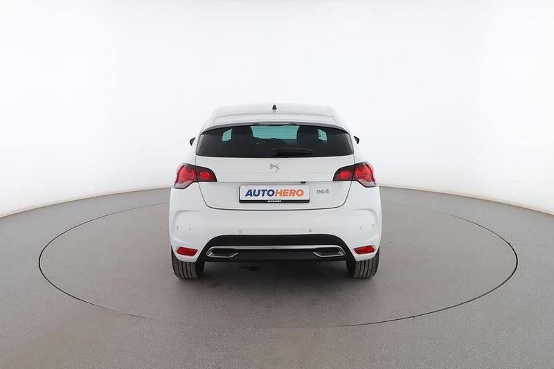 Usado DS Automobiles DS4 Style 121 CV (88 kW) 2018 Blanco Berlina