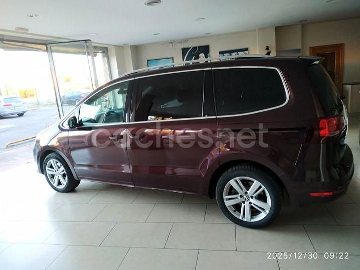 Usado VW Sharan Sportline 184 CV (135 kW) 2017 Granate Monovolumen