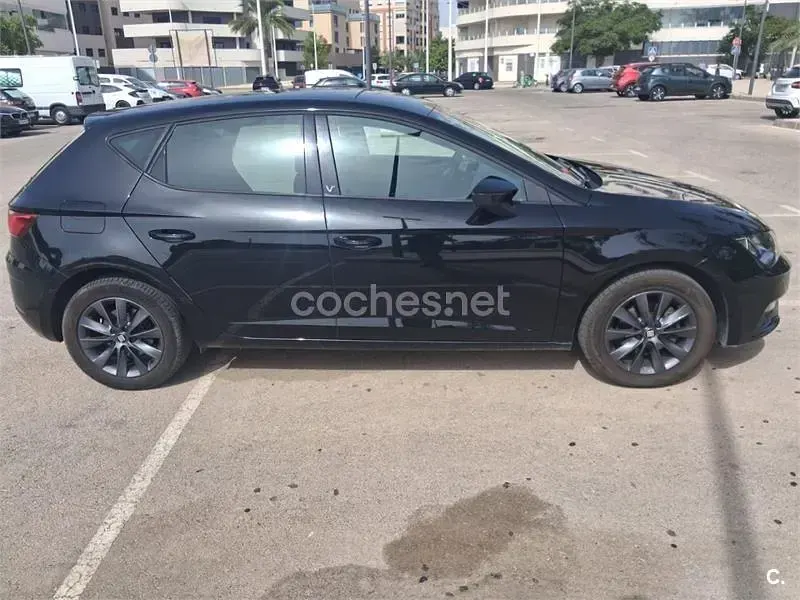 Usado Seat Leon ST Style 115 CV (84 kW) 2019 Negro Familiar