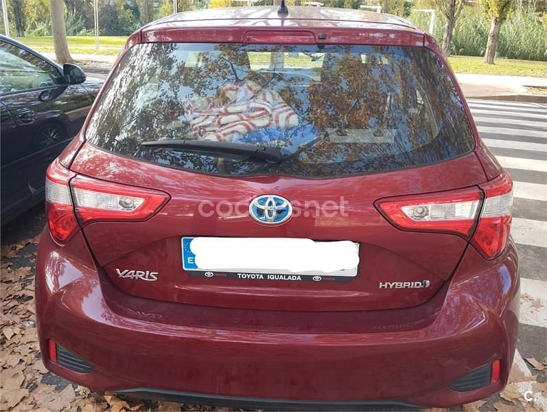 Granate Usado 2018 Toyota Yaris Hybrid Active Berlina | 13.500 € (Precio justo) - Imagen 1/3