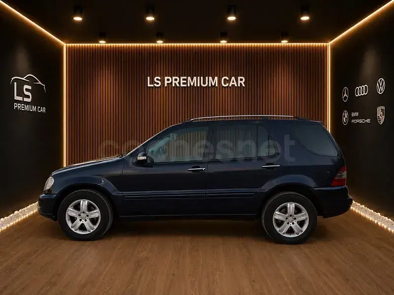 Usado Mercedes ML270 Edition 163 CV (119 kW) 2005 Azul SUV