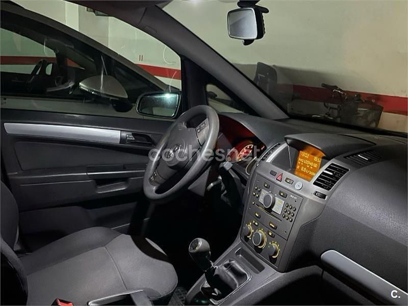 Używany Opel Zafira Cosmo 140 KM (102 kW) 2006 Czarny Minivan