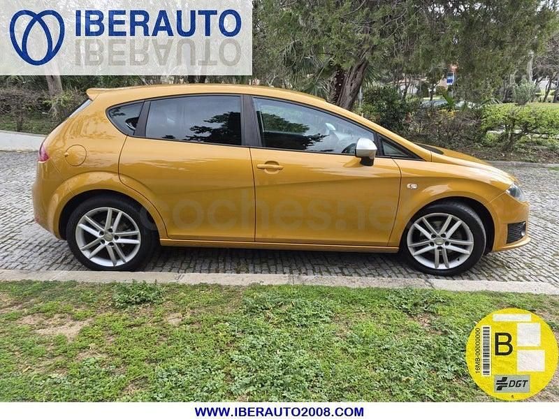 Käytetty Seat Leon FR 140 HP (102 kW) 2012 Keltainen Sedan