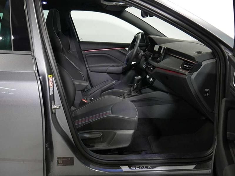 Usado Skoda Scala Monte Carlo 150 CV (110 kW) 2025 Gris Utilitario