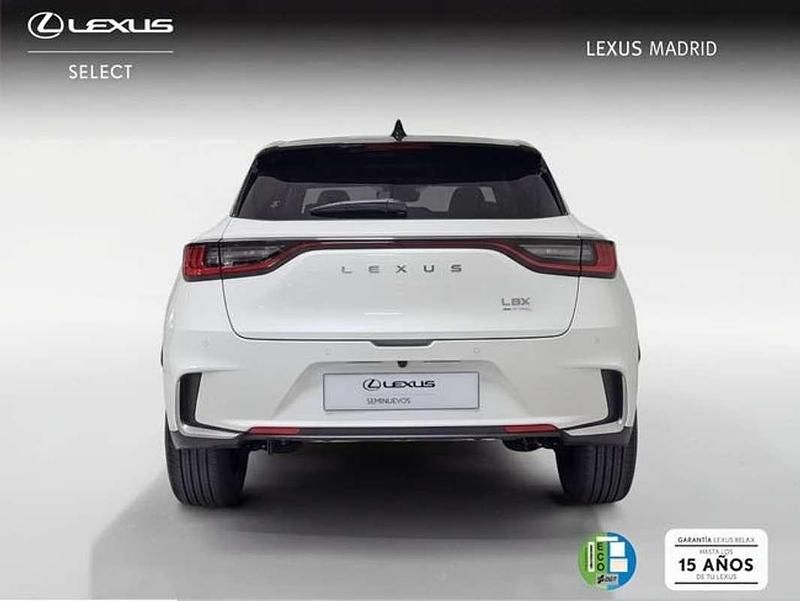 Usado Lexus LBX 136 CV (100 kW) 2024 Blanco SUV
