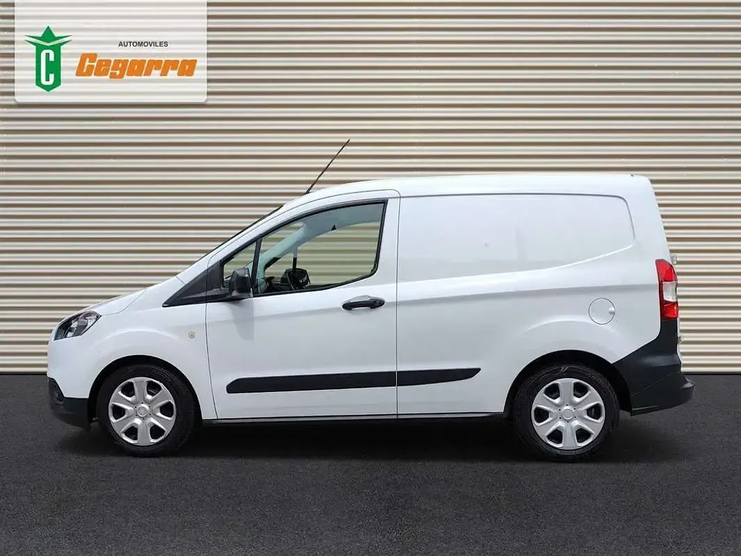 Usado Ford Transit Courier Ambiente 75 CV (55 kW) 2019 Blanco Van
