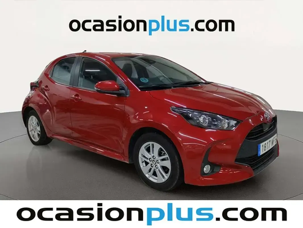 Usado Toyota Yaris Edition 125 CV (91 kW) 2023 Rojo Utilitario