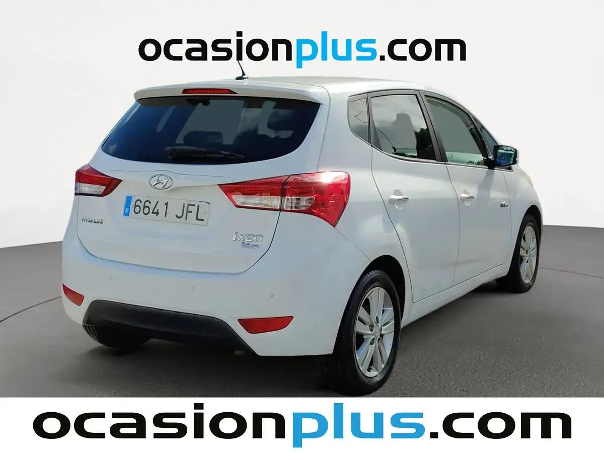 Usado Hyundai ix20 116 CV (85 kW) 2015 Blanco Utilitario