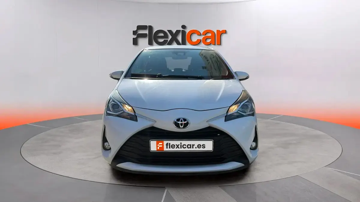 Usado Toyota Yaris Active 69 CV (50 kW) 2019 Blanco Berlina