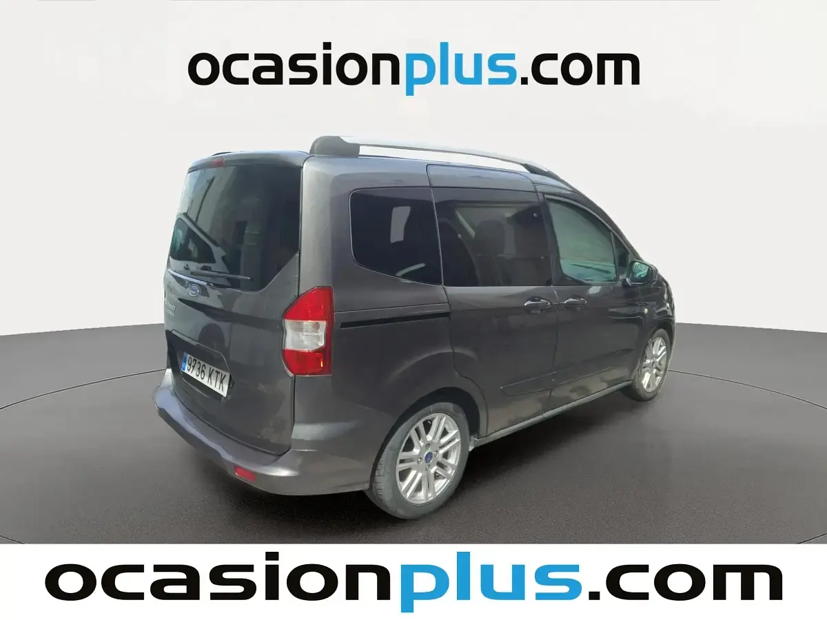 Usado Ford Tourneo Courier Titanium 102 CV (75 kW) 2019 Gris Monovolumen