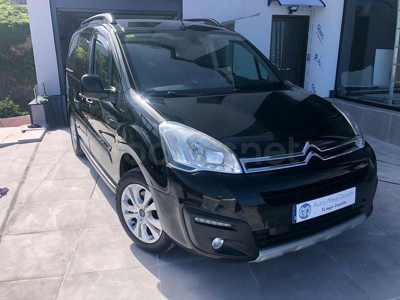 Usado Citroën Berlingo XTR 100 CV (73 kW) 2016 Negro Monovolumen