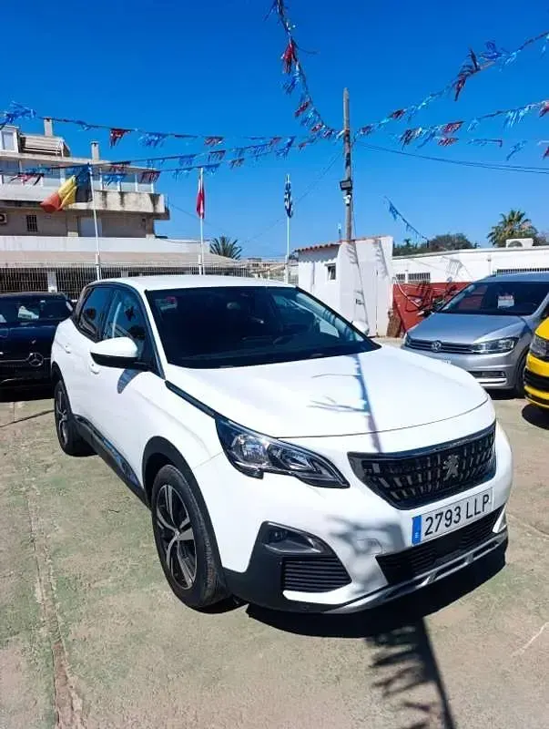 Usado Peugeot 3008 Active 131 CV (96 kW) 2021 Blanco SUV