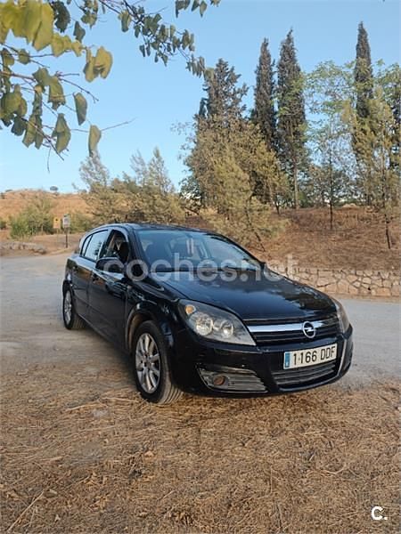 Negro Usado 2004 Opel Astra Enjoy Berlina | 1900 € (Buen precio) - Imagen 1/4