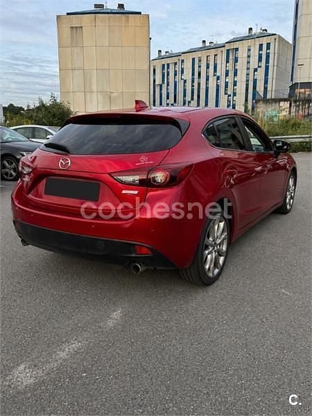 Usado Mazda 3 Luxury 150 HP (110 kW) 2015 Vermelho Sedan