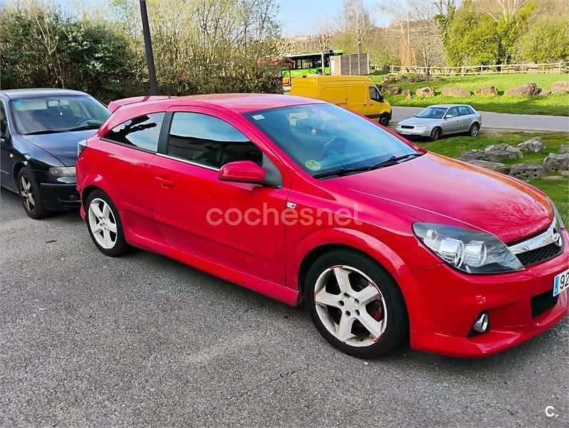 Usado Opel Astra GTC Sport 150 CV (110 kW) 2007 Rojo Berlina
