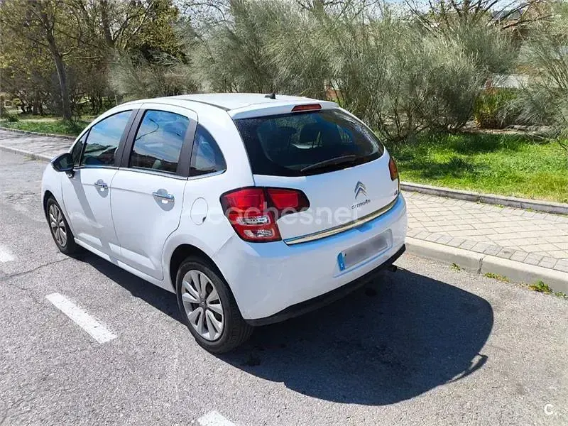 Usado Citroën C3 Attraction 73 CV (53 kW) 2011 Blanco Berlina