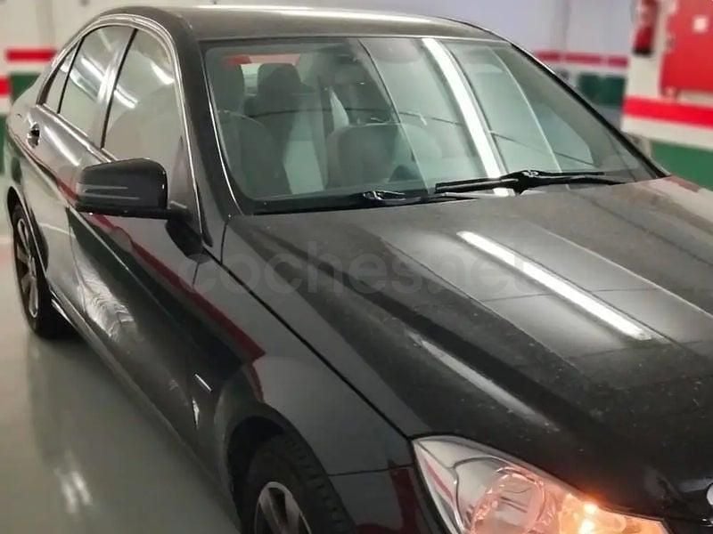 Usado Mercedes C220 Avantgarde 170 HP (125 kW) 2011 Preto Sedan