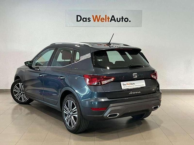 Usado Seat Arona FR 116 CV (85 kW) 2024 Gris SUV
