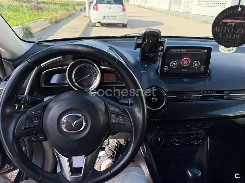 Usado Mazda 2 90 CV (66 kW) 2017 Gris / plata Berlina