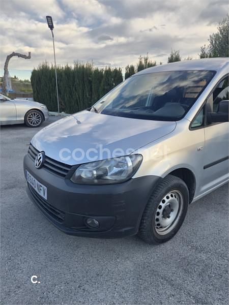 Usado VW Caddy 102 CV (75 kW) 2013 Gris / plata Monovolumen