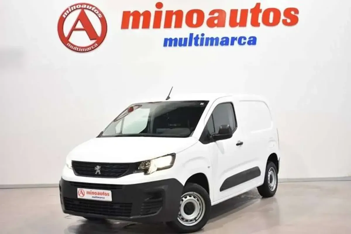 Usado Peugeot Partner 101 CV (74 kW) 2022 Blanco Monovolumen