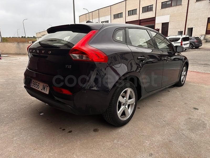 Usado Volvo V40 Kinetic 122 CV (89 kW) 2016 Azul Berlina