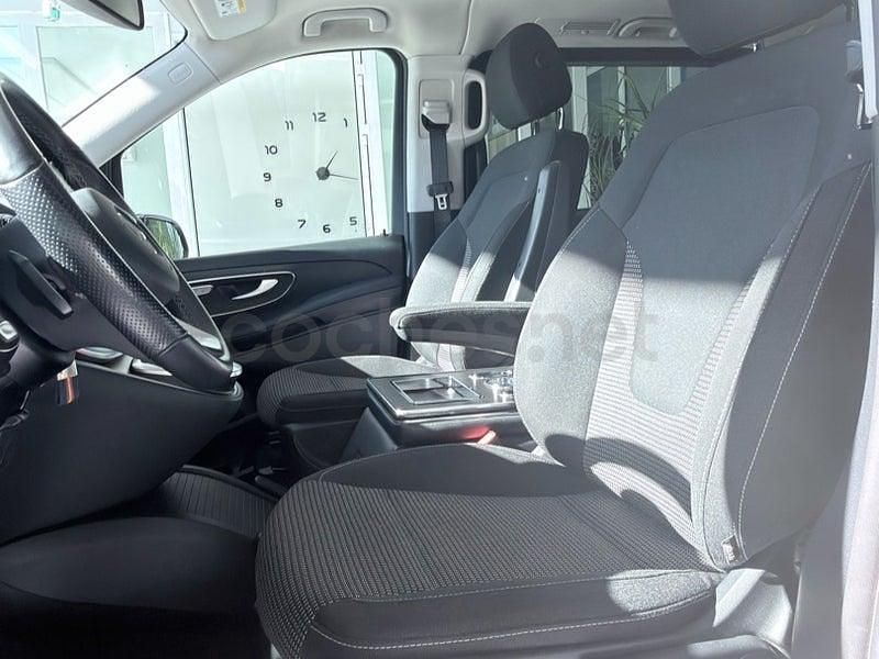 Usado Mercedes V220 Style 163 CV (119 kW) 2024 Gris / plata Monovolumen