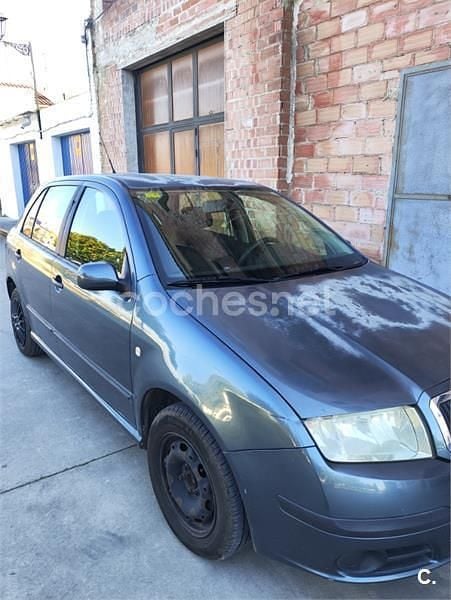 Usado Skoda Fabia Classic 64 CV (47 kW) 2005 Verde Berlina