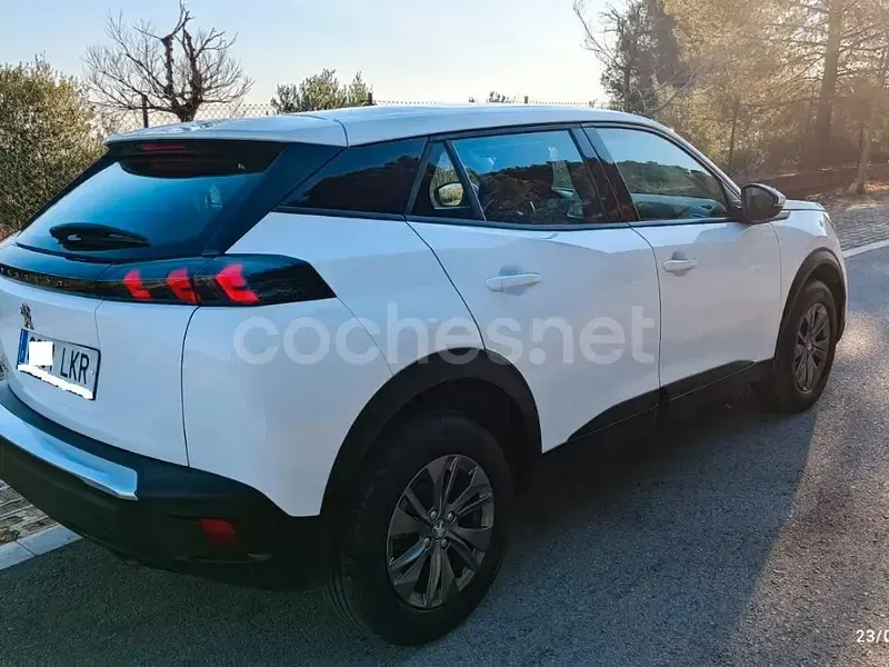 Usado Peugeot 2008 Active 100 CV (73 kW) 2020 Blanco SUV