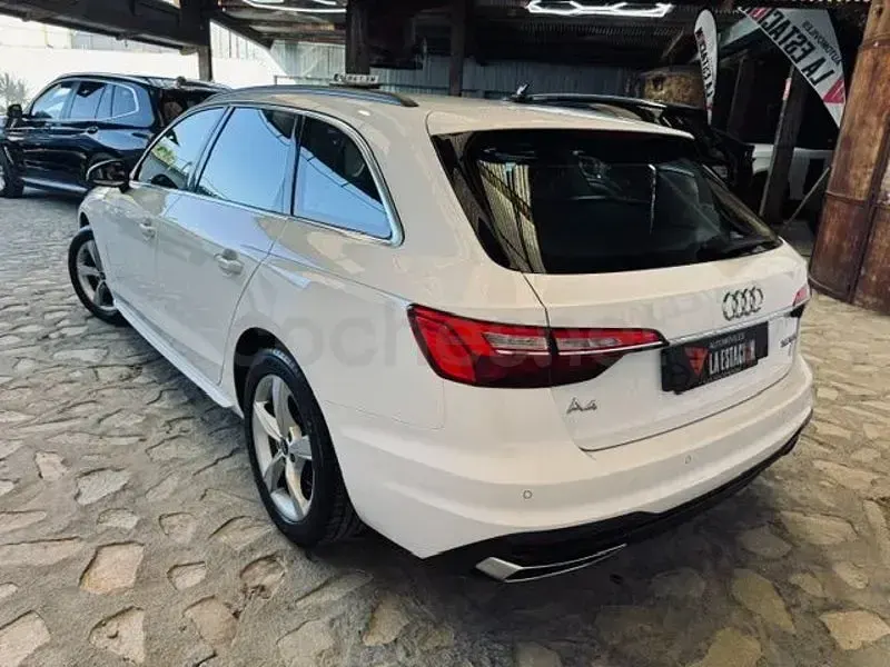 Usado Audi A4 S-Line 150 CV (110 kW) 2021 Blanco Familiar