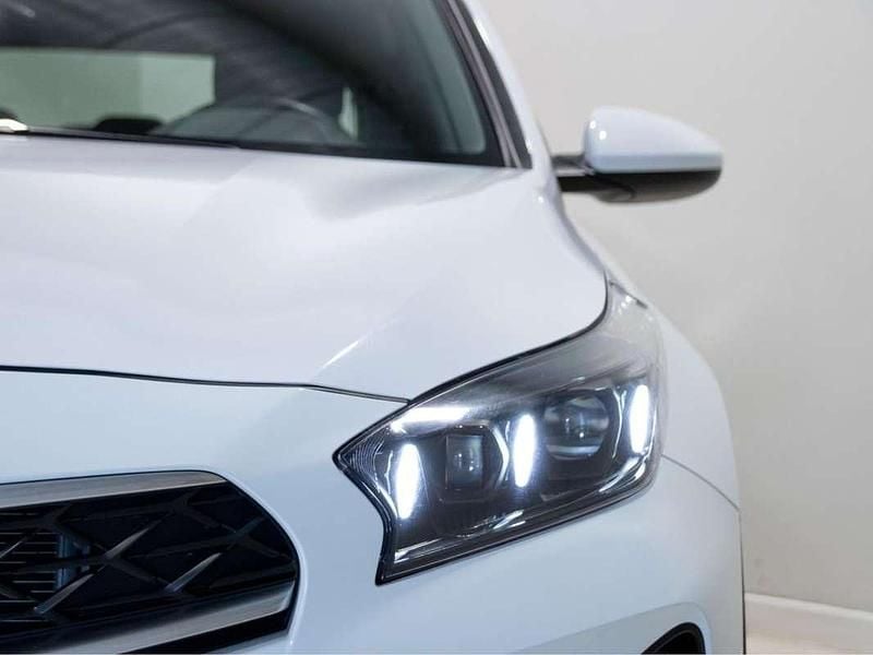 Usado Kia XCeed 101 CV (74 kW) 2025 Blanco SUV