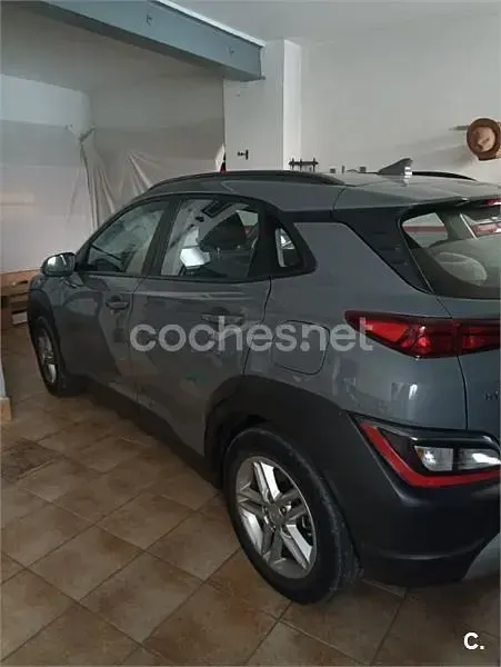 Usado Hyundai Kona 120 CV (88 kW) 2021 Gris / plata SUV