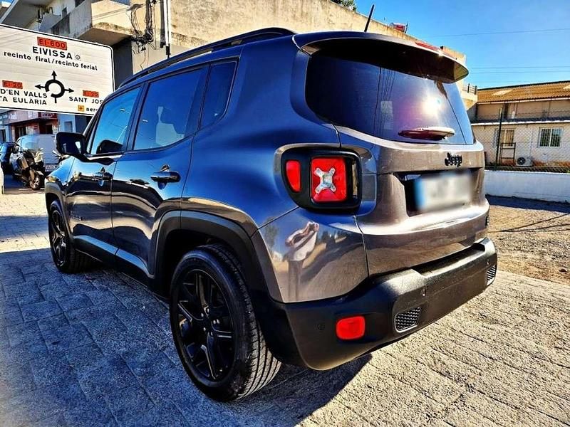 Usado Jeep Renegade Night Eagle 120 CV (88 kW) 2016 Gris SUV