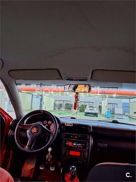 Usado Seat Leon Sport 150 CV (110 kW) 2002 Rojo Utilitario