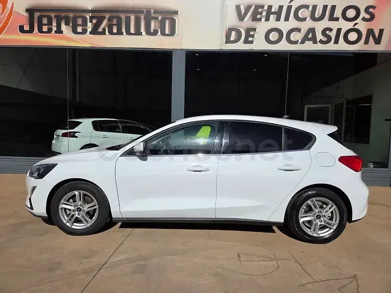 Usado Ford Focus Active X 120 CV (88 kW) 2022 Blanco Berlina