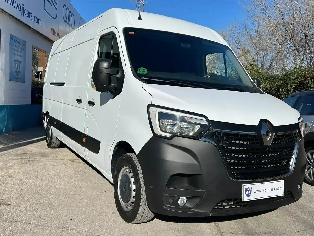 Usado Renault Master 135 CV (99 kW) 2022 Blanco Monovolumen