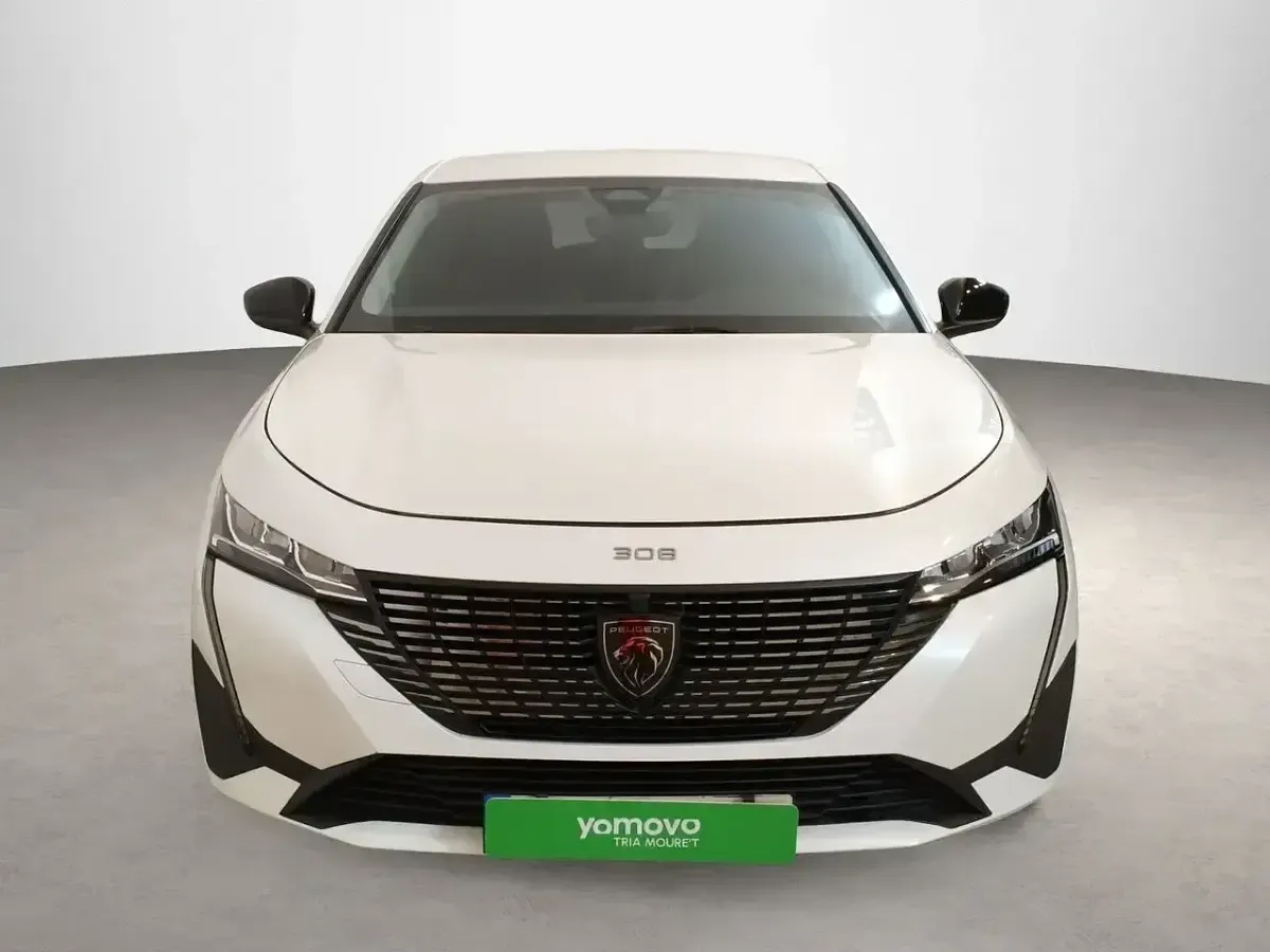 Usado Peugeot 308 Allure 131 CV (96 kW) 2023 Plateado Utilitario