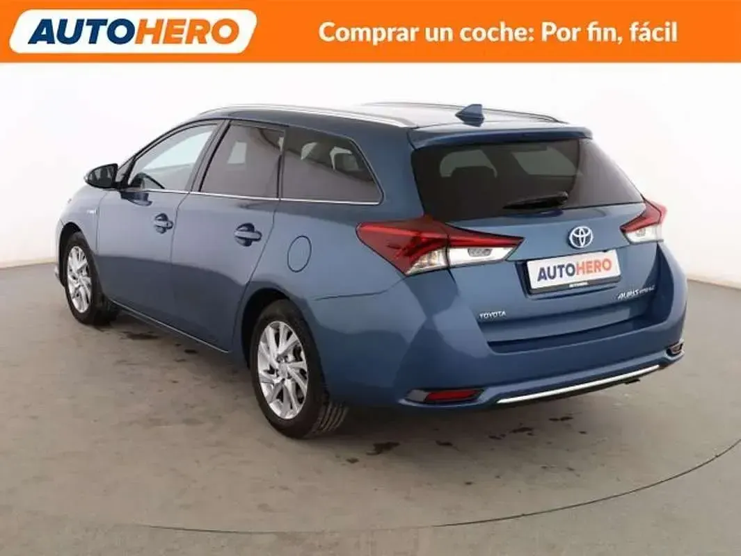 Usado Toyota Auris Hybrid Active 136 CV (100 kW) 2015 Azul Utilitario
