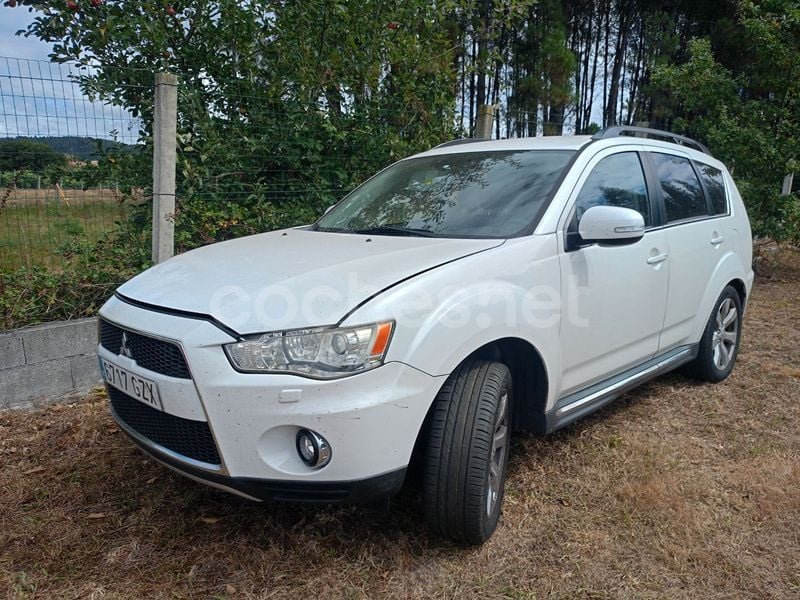 Blanco Usado 2010 Mitsubishi Outlander SUV | 2990 € - Imagen 1/3