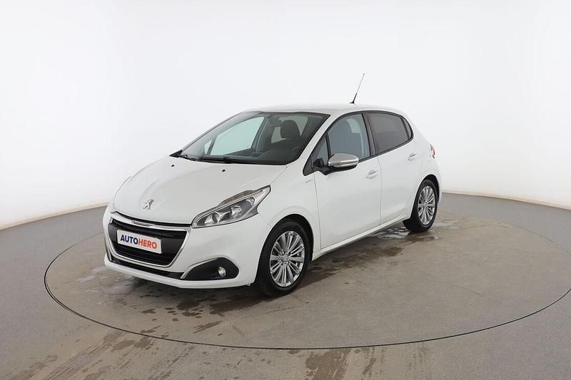 Blanco Usado 2017 Peugeot 208 Style Utilitario | 6999 € (Buen precio) - Imagen 1/3