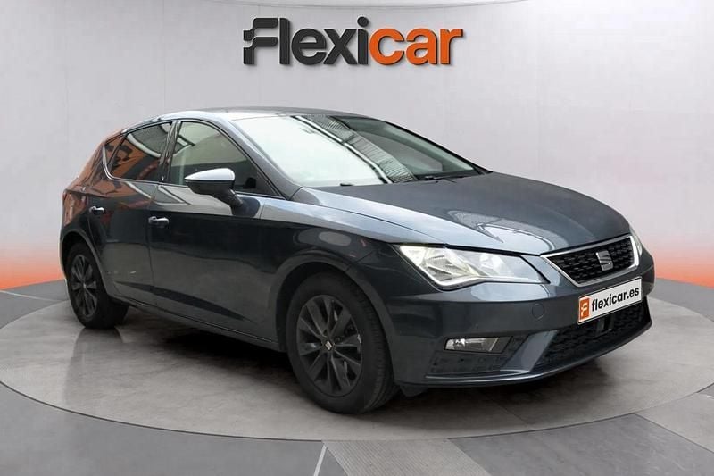 Usado Seat Leon ST Style 131 CV (96 kW) 2020 Gris Familiar