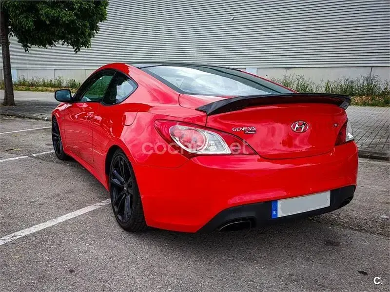 Usado Hyundai Genesis Sport 213 CV (156 kW) 2011 Rojo Coupe