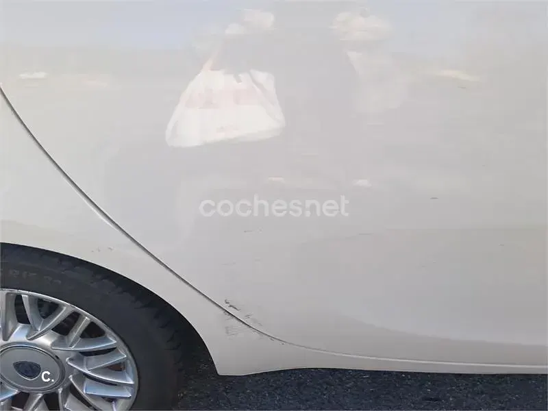 Usado Lancia Ypsilon Silver 69 CV (50 kW) 2014 Blanco Utilitario