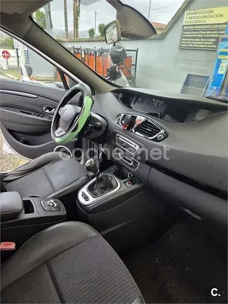 Usado Renault Scénic III Bose Edition 160 CV (117 kW) 2012 Gris / plata Monovolumen
